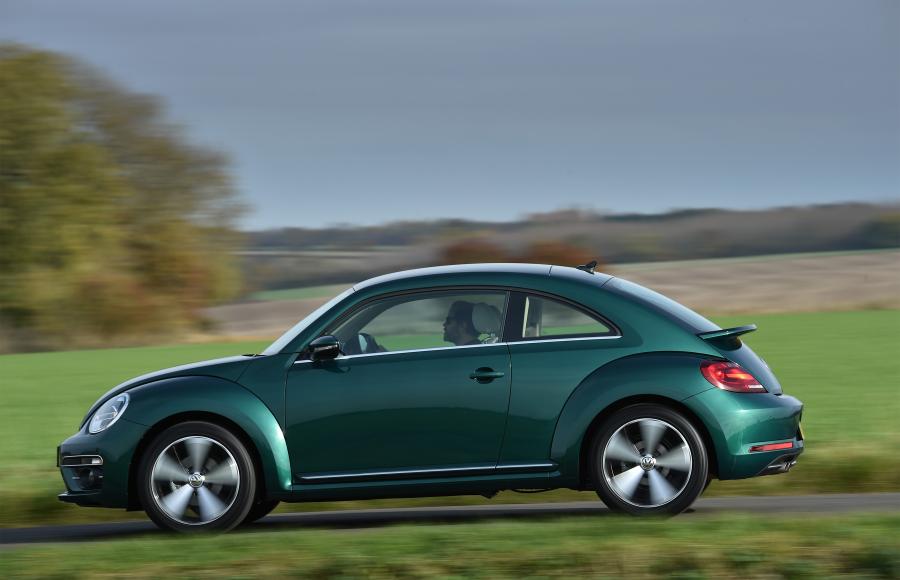  Volkswagen Beetle 2016 года  (UK) (фото 18 из 26)